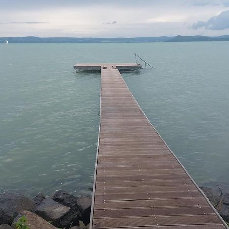 Kiss Apartman Juventus Balatonfoldvar Bagian luar foto